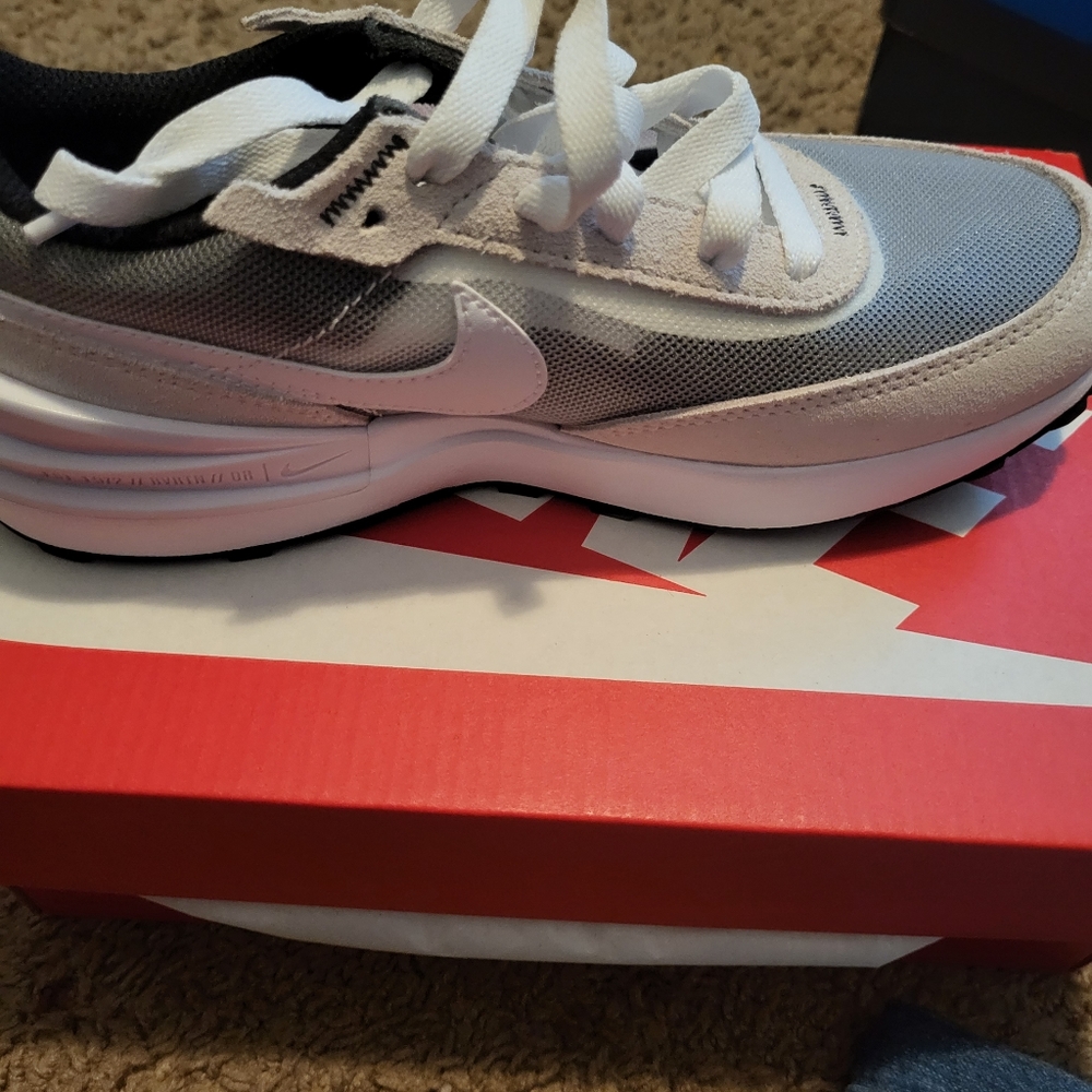 Kids shoes size 2 youth